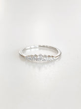 Adove Roselle Graduated Stone Band Ring – rhodium plated 925 sterling silver ring for women