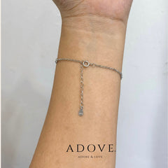 Dainty Clovers Bracelet