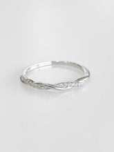 Gemma Twisted Ring