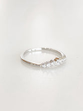 Roselle Graduated Stone Band Ring – rhodium plated 925 sterling silver ring for women, image 2