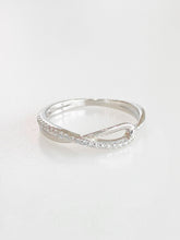 Holmes Twisted Ring