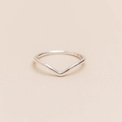 Plain Vera Ring