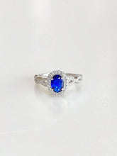 Adove Josephine Oval Halo Ring (Deep Blue) – rhodium plated 925 sterling silver ring for women, front view