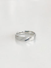Adove Marielle Grooved Band Ring – rhodium plated 925 sterling silver ring for women, front view