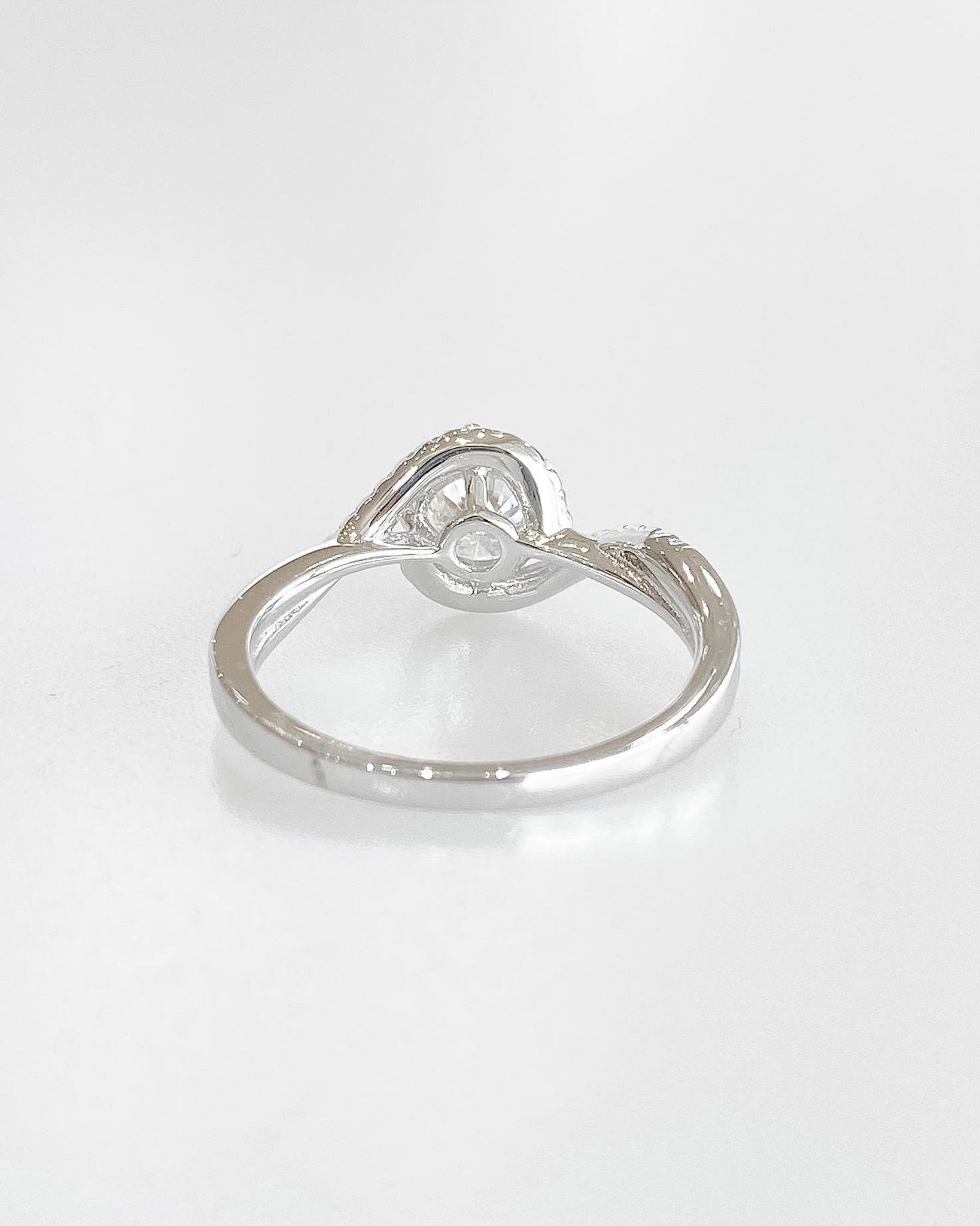 Aster Moissanite Ring