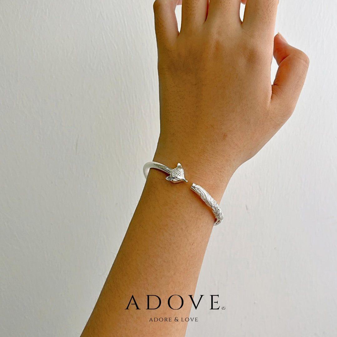 S999 Adjustable Foxy Bangle