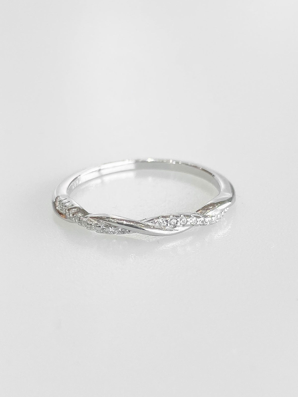 Gemma Twisted Ring