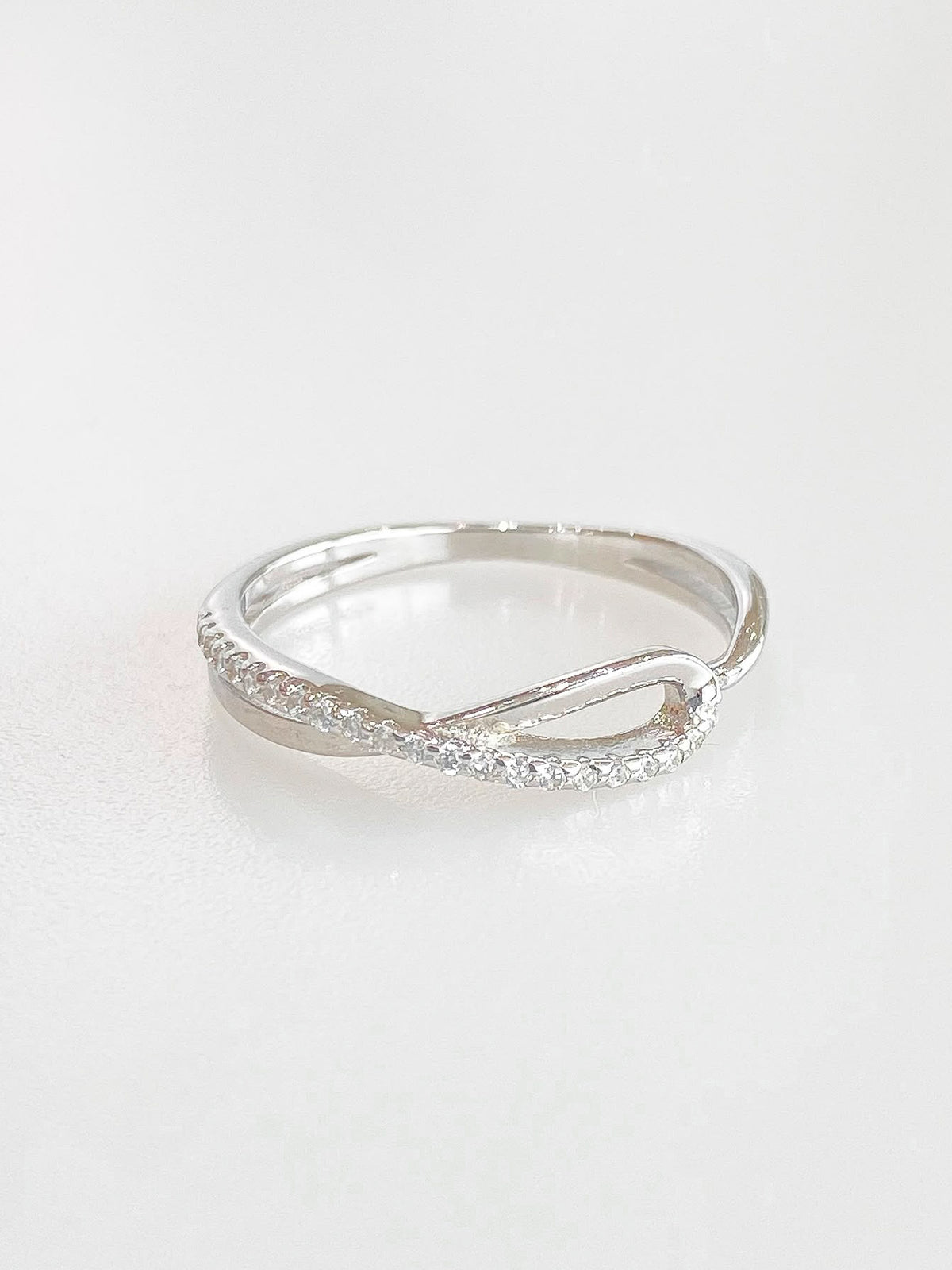 Holmes Twisted Ring