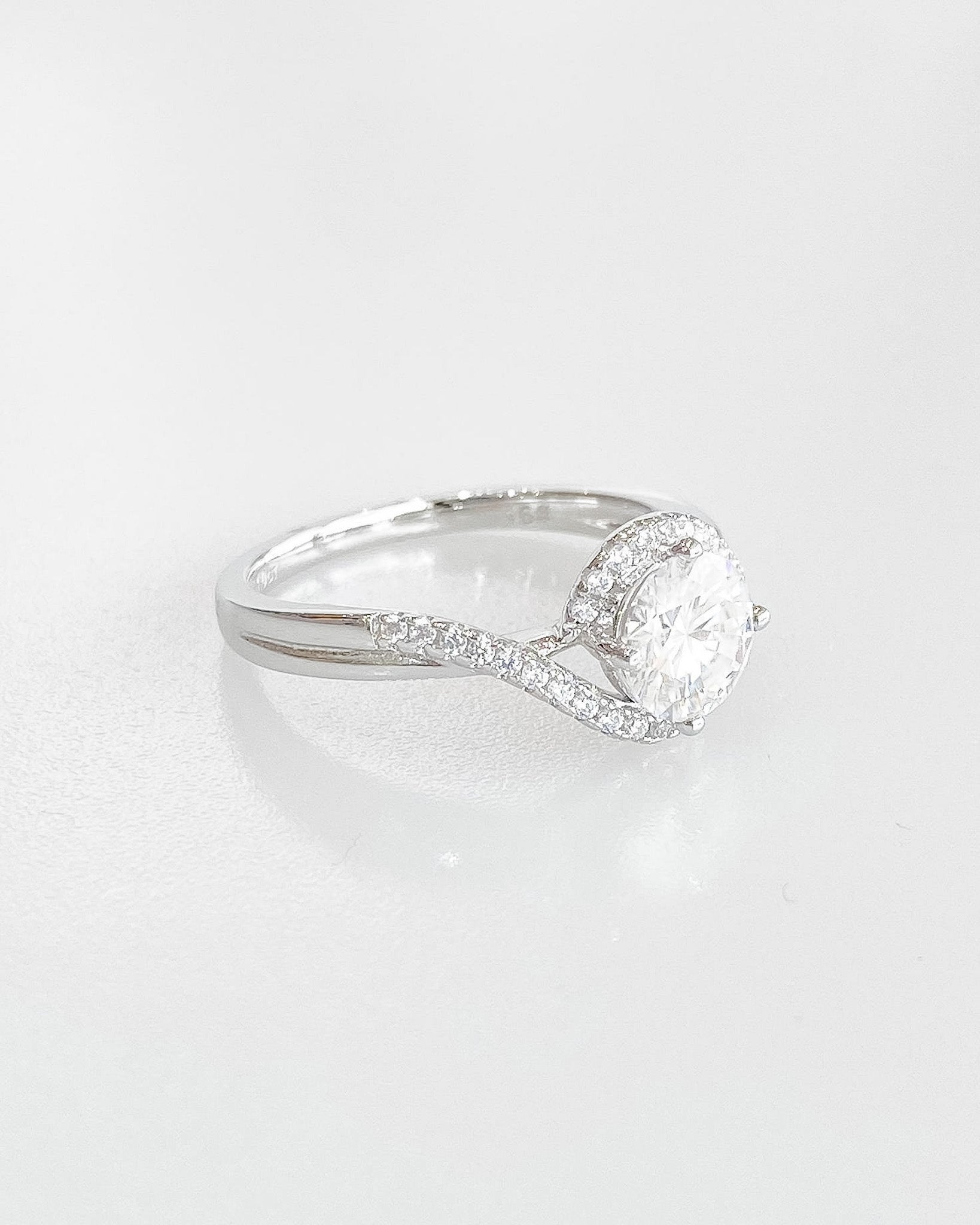 Aster Moissanite Ring