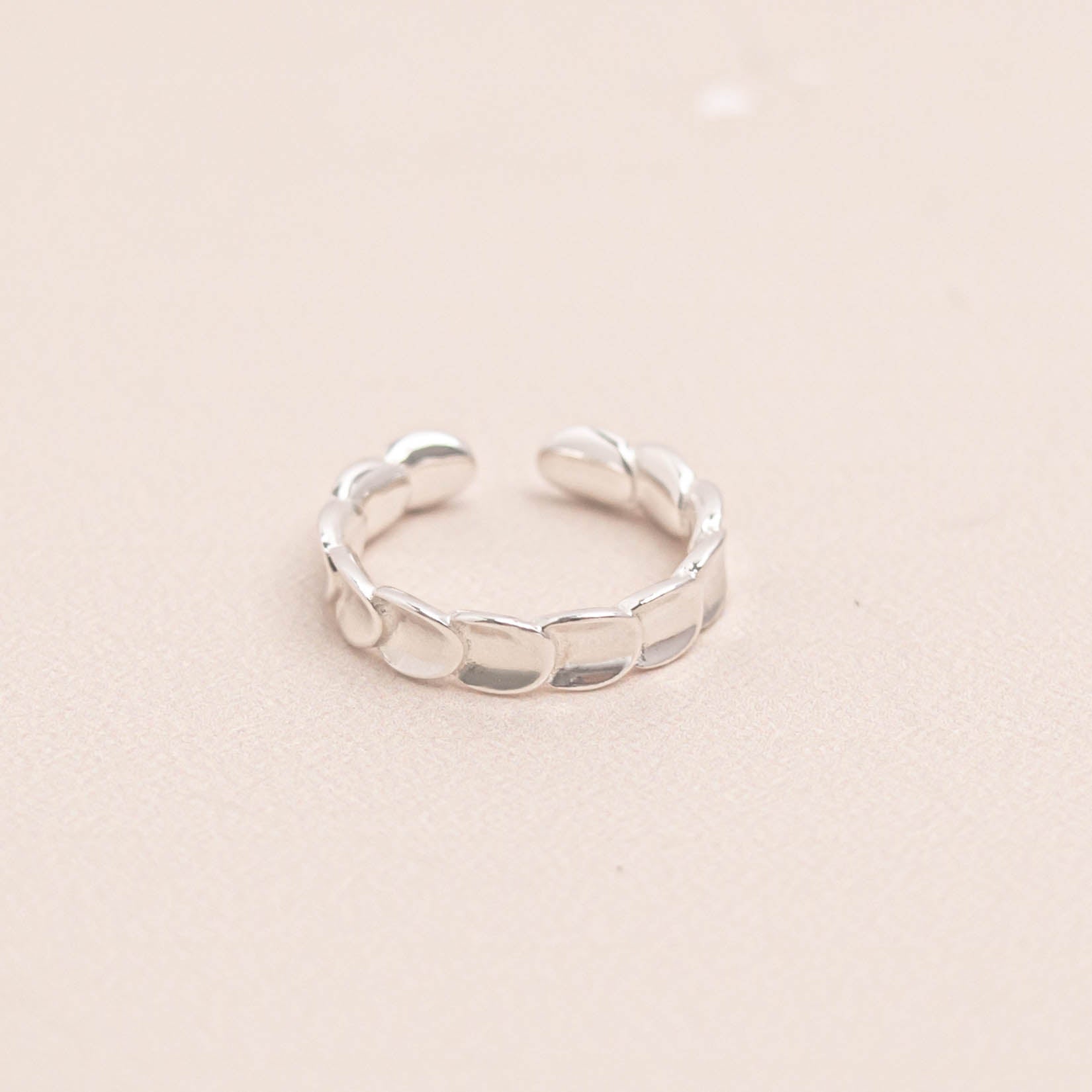 Adjustable Fish Scale Ring
