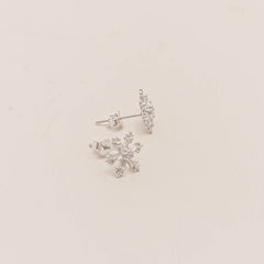 Snowflake Stud Earrings 23'