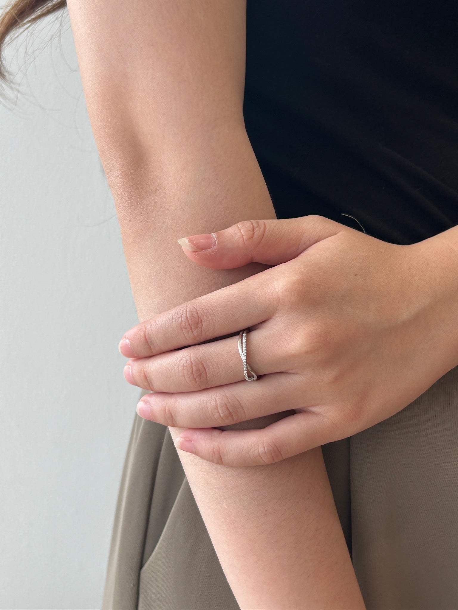 Holmes Twisted Ring