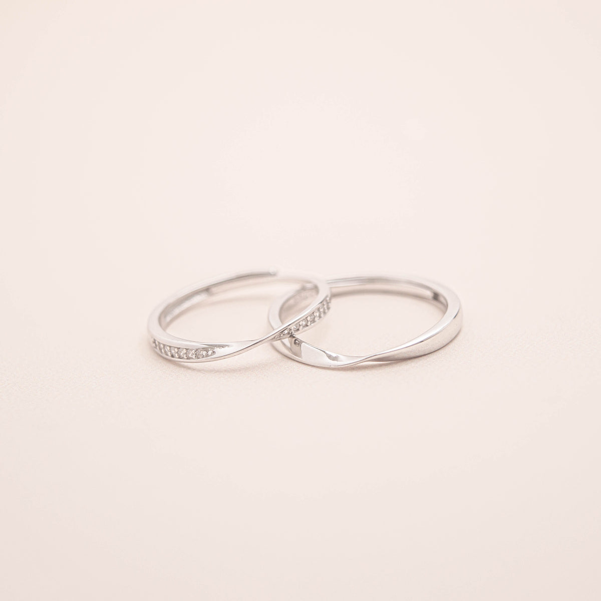Intertwined Couple Ring