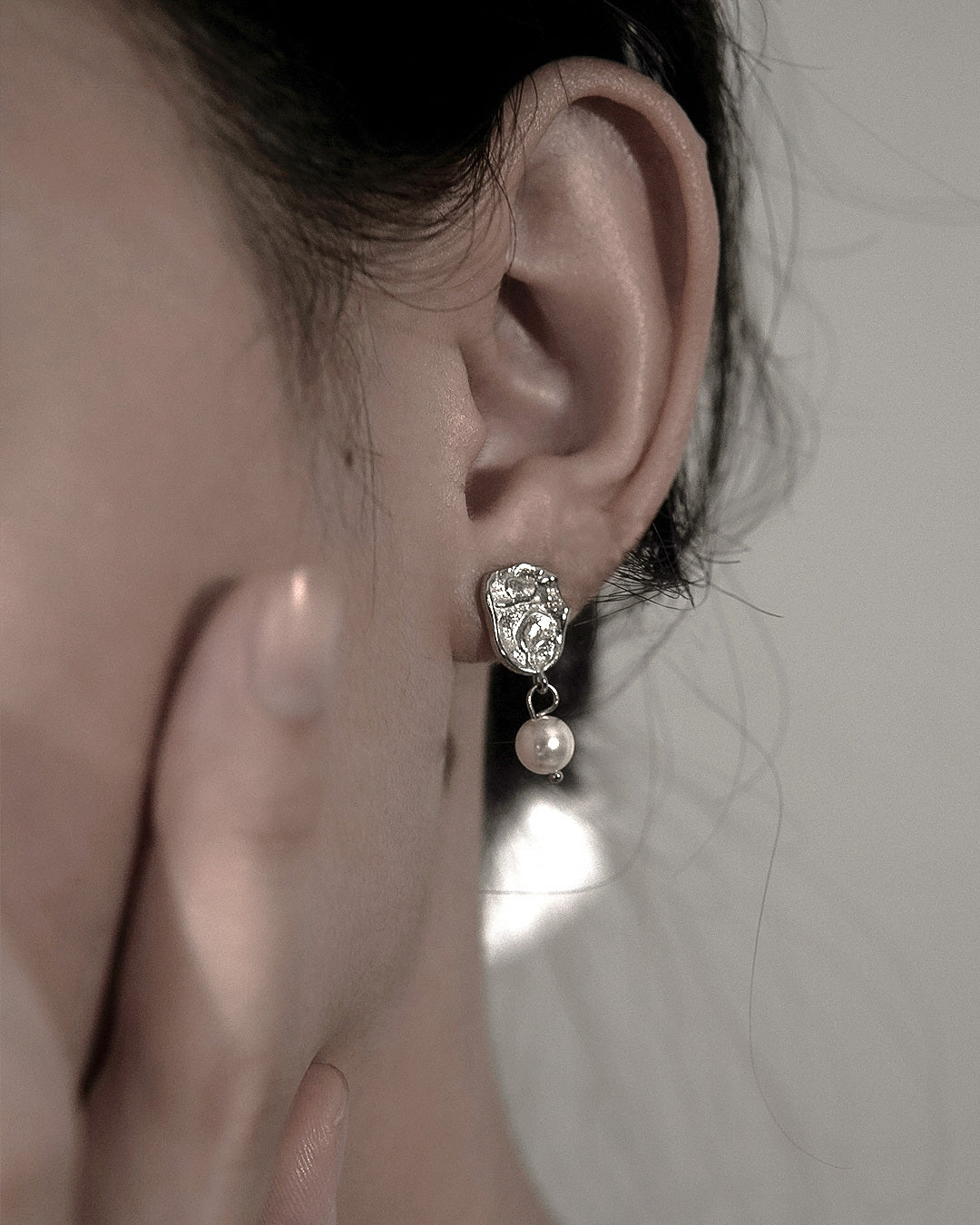 Phoebe Pearl Stud Earrings