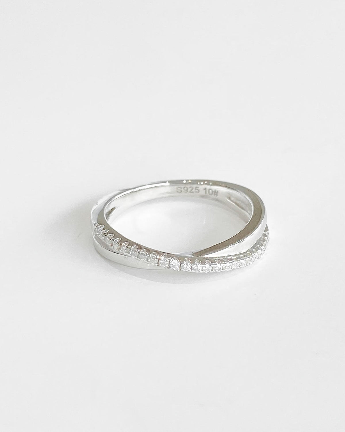 Atlas Women's Moissanite Ring