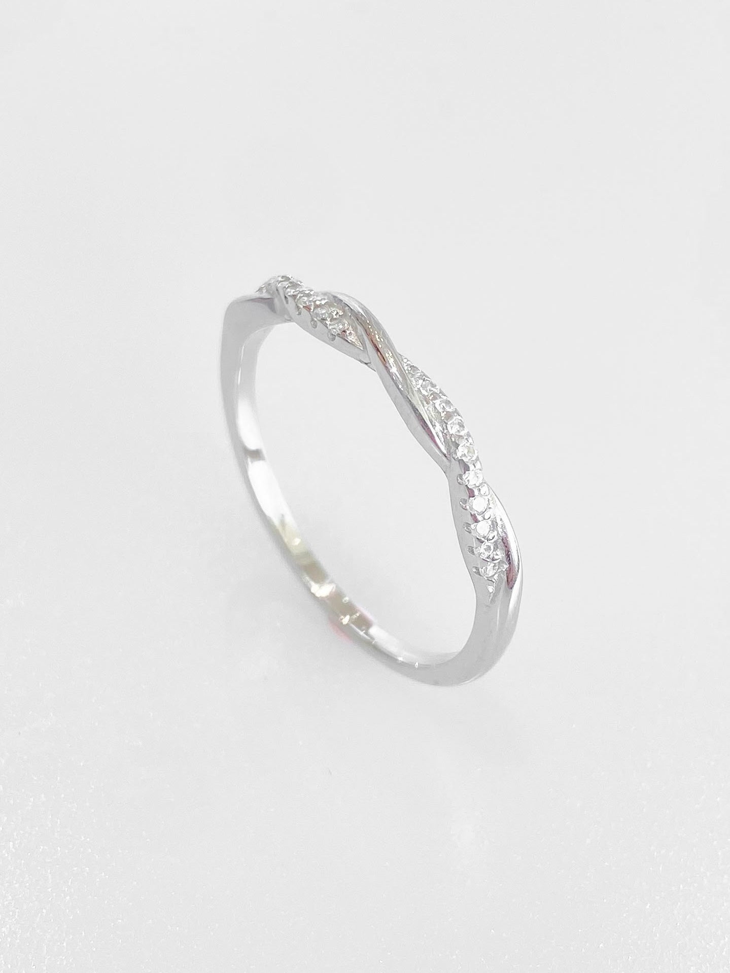Gemma Twisted Ring
